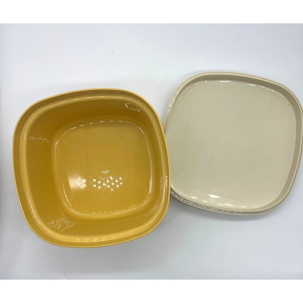Vintage Multi-Server Tupperware Container - Harvest Gold - Picture 4 of 5